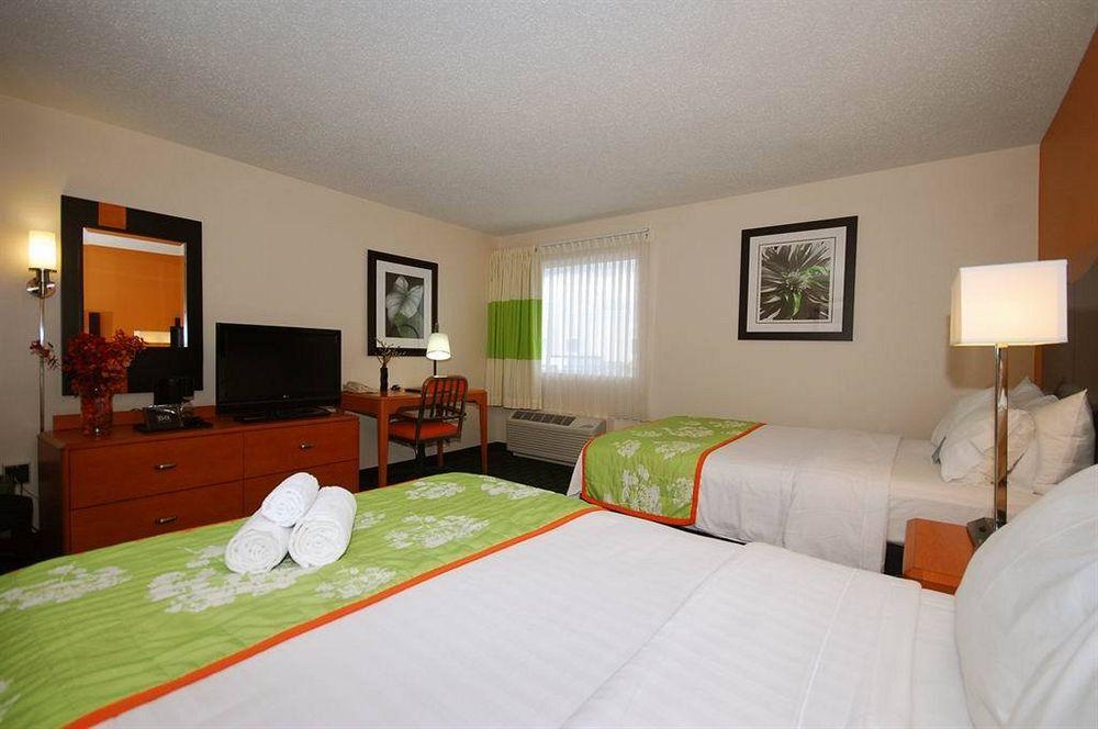 Fairfield Inn Boston Ντέντχαμ Εξωτερικό φωτογραφία